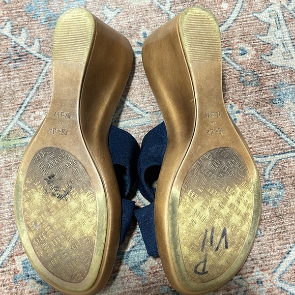 Beautiful Italian shoemakers wedge sandals size 8.5 - Picture 5 of 5
